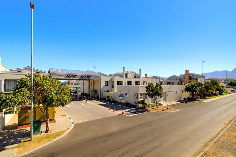 2 Bedroom Property for Sale in Whispering Pines Western Cape